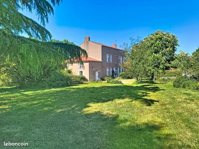 Propriété 11 pièces 244 m²