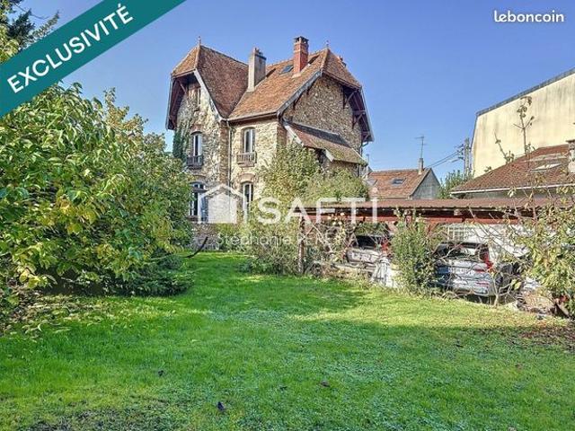 Propriété 11 pièces 246 m²