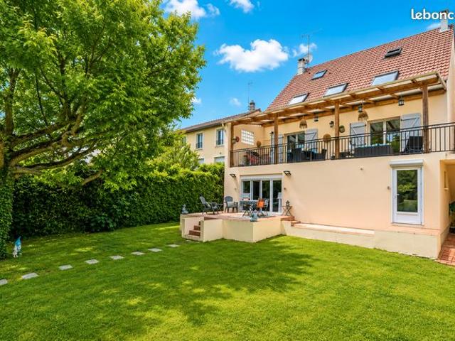Propriété 11 pièces 250 m²