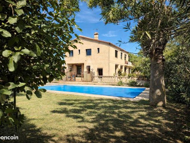 Propriété 11 pièces 250 m²