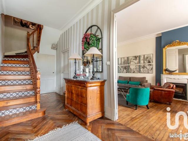 Propriété 11 pièces 251 m²