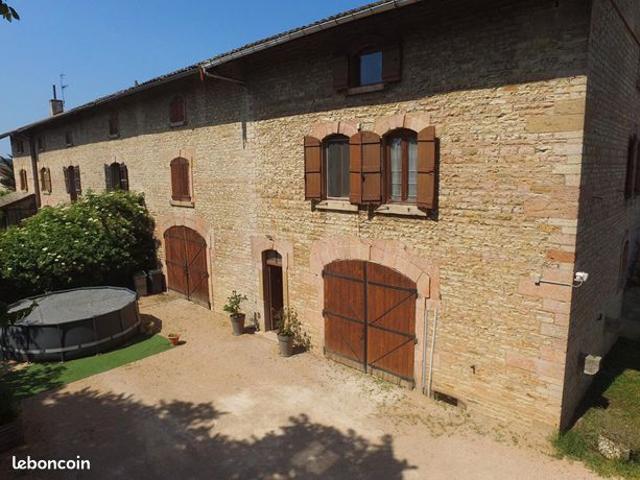 Propriété 11 pièces 260 m²
