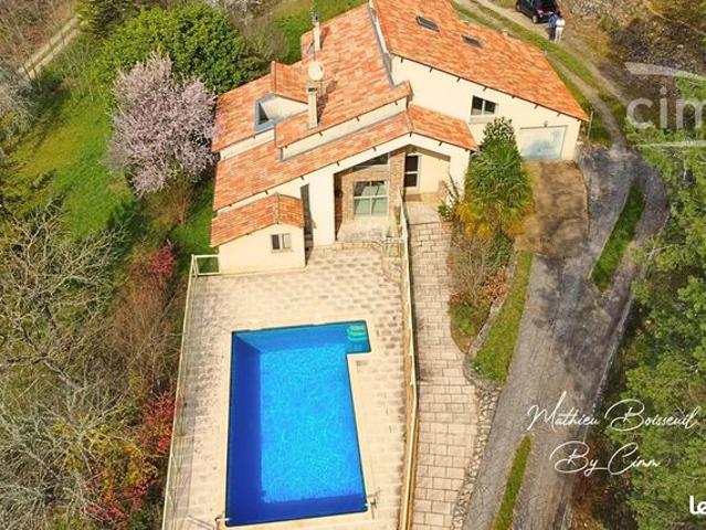 Propriété 11 pièces 262 m²