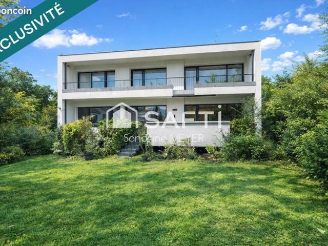 Propriété 11 pièces 262 m²