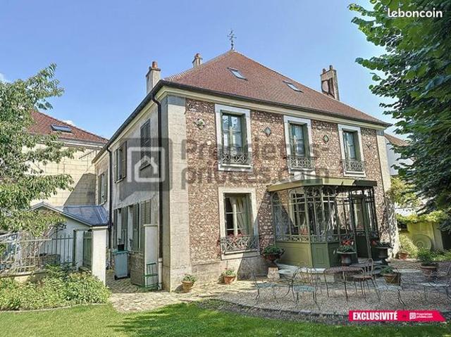 Propriété 11 pièces 266 m²