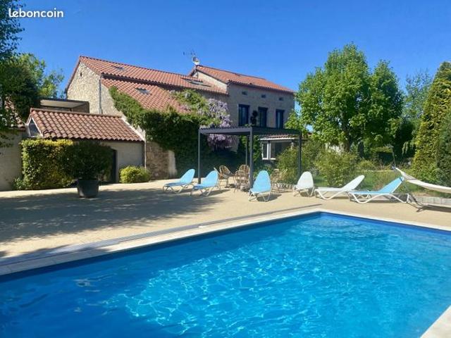 Propriété 11 pièces 266 m²