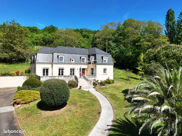 Propriété 11 pièces 268 m²
