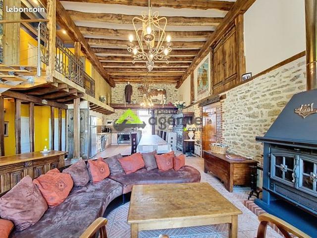 Propriété 11 pièces 270 m²