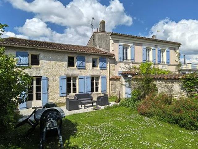 Propriété 11 pièces 272 m²