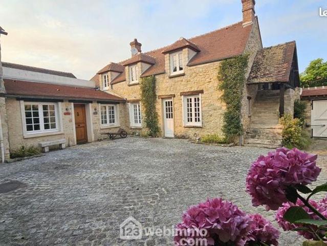 Propriété 11 pièces 275 m²