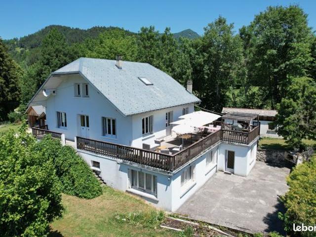Propriété 11 pièces 276 m²