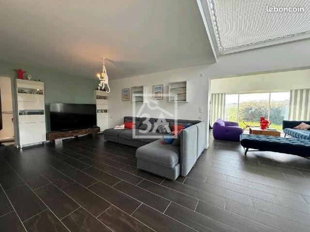 Propriété 11 pièces 276 m²