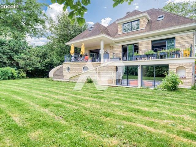 Propriété 11 pièces 278 m²