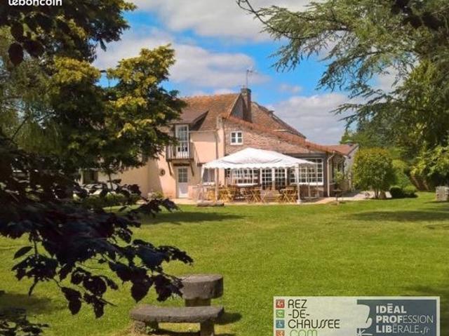 Propriété 11 pièces 280 m²