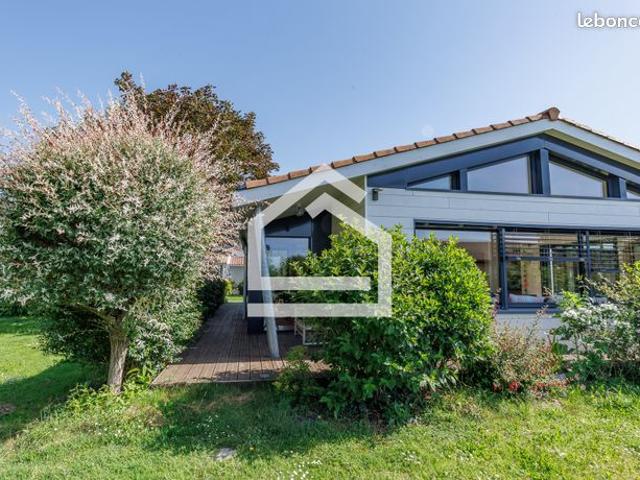 Propriété 11 pièces 280 m²