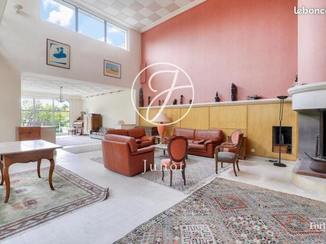 Propriété 11 pièces 288 m²