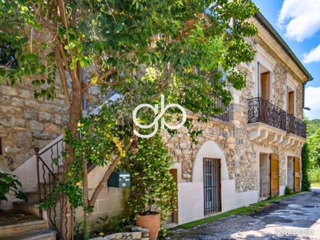 Propriété 11 pièces 290 m²