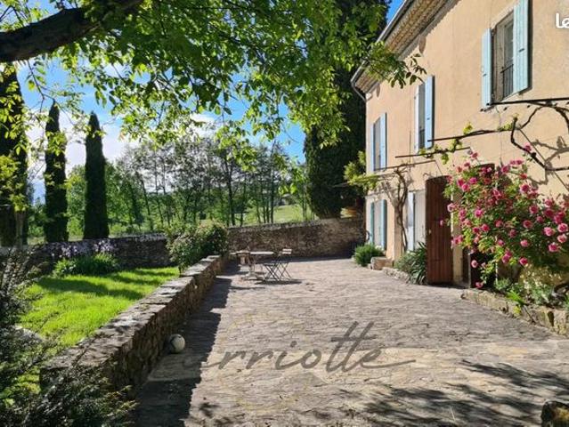 Propriété 11 pièces 290 m²