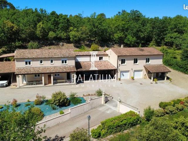 Propriété 11 pièces 297 m²