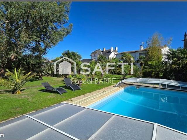 Propriété 11 pièces 294 m²