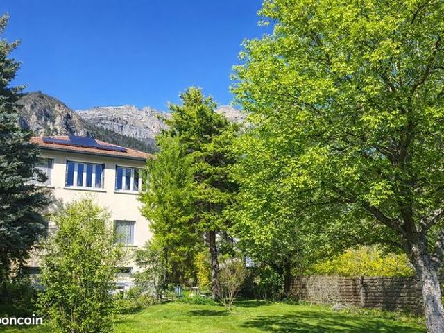 Propriété 11 pièces 295 m²
