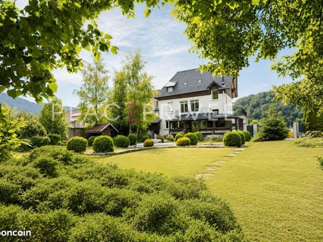 Propriété 11 pièces 299 m²