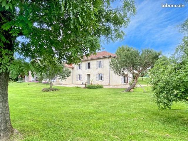 Propriété 11 pièces 206 m²