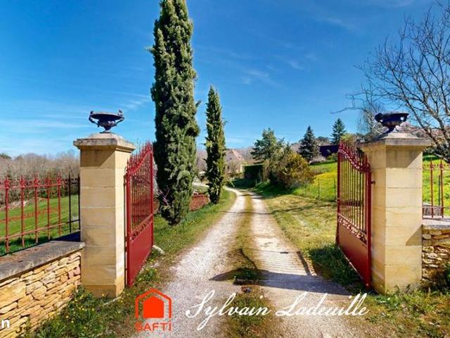 Propriété 11 pièces 215 m²