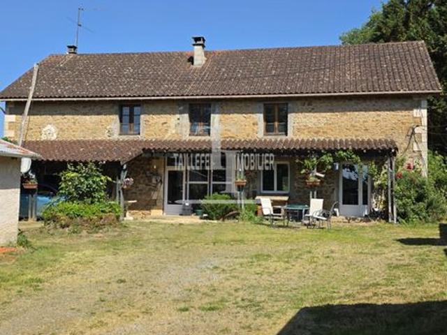 Propriété 11 pièces 218 m²
