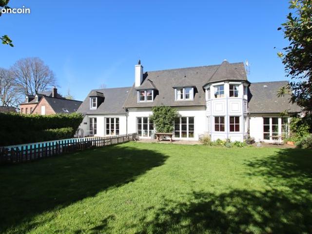 Propriété 11 pièces 219 m²