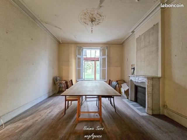 Propriété 11 pièces 223 m²