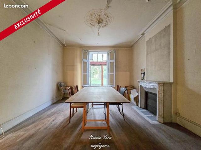 Propriété 11 pièces 223 m²