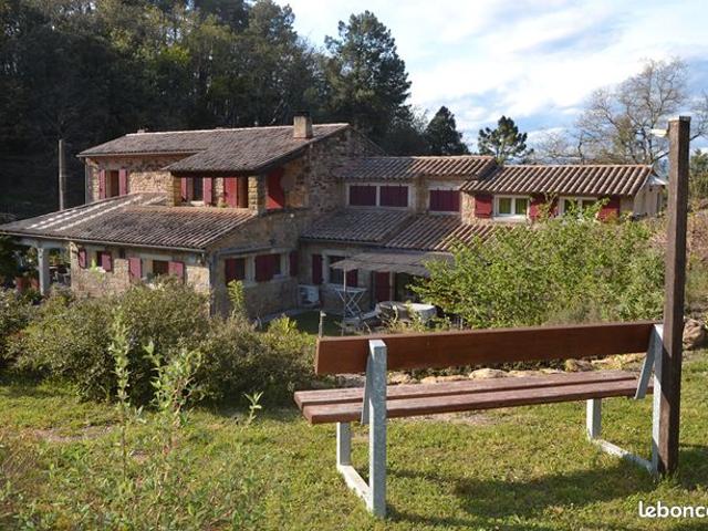 Propriété 11 pièces 220 m²