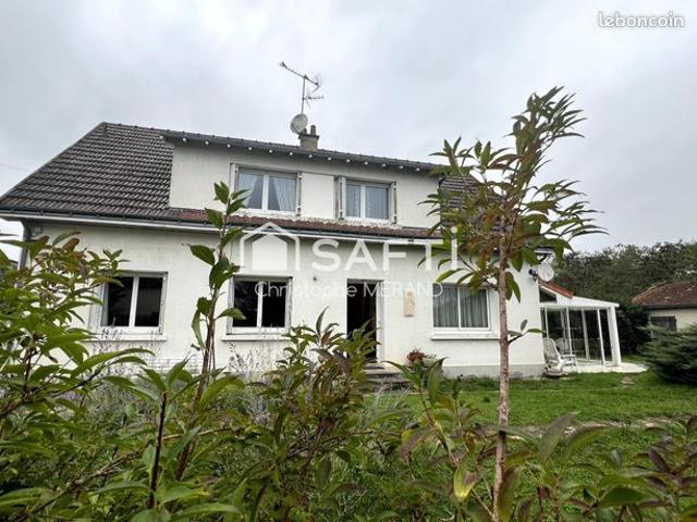 Propriété 11 pièces 221 m²