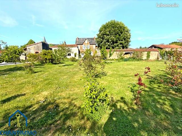 Propriété 11 pièces 233 m²