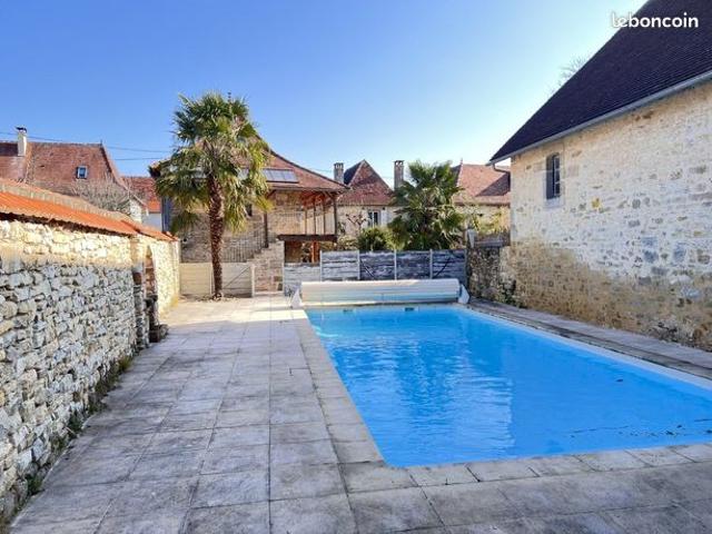 Propriété 11 pièces 230 m²