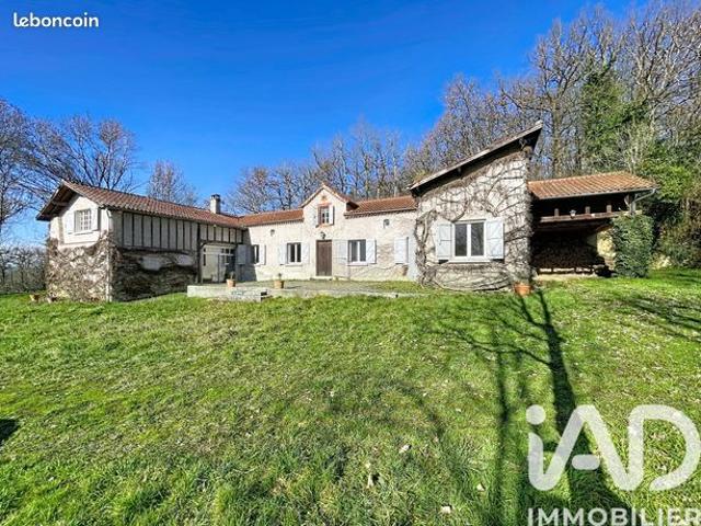 Propriété 11 pièces 232 m²