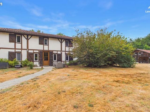 Propriété 11 pièces 237 m²