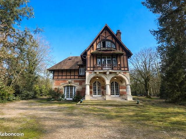 Propriété 11 pièces 235 m²