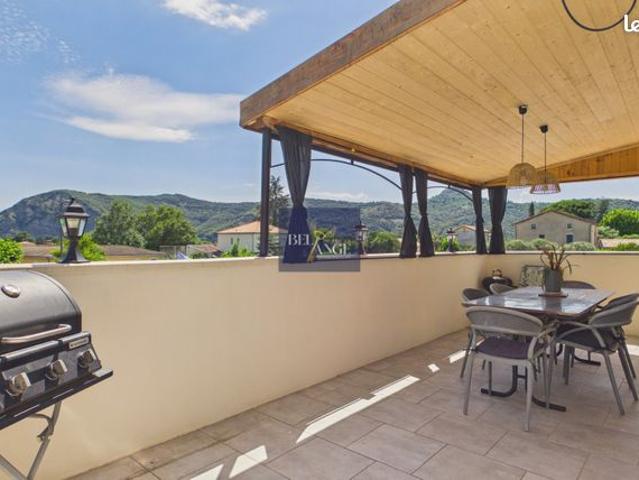 Propriété 11 pièces 238 m²