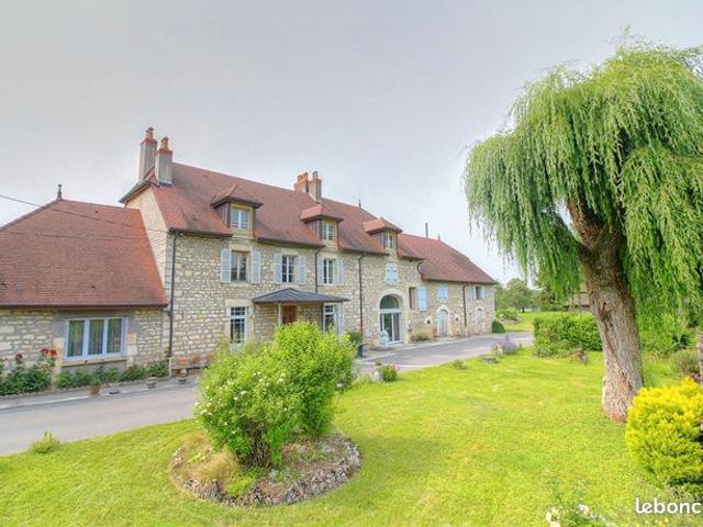 Propriété 11 pièces 350 m²