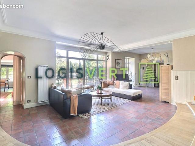 Propriété 11 pièces 351 m²