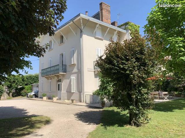 Propriété 11 pièces 359 m²