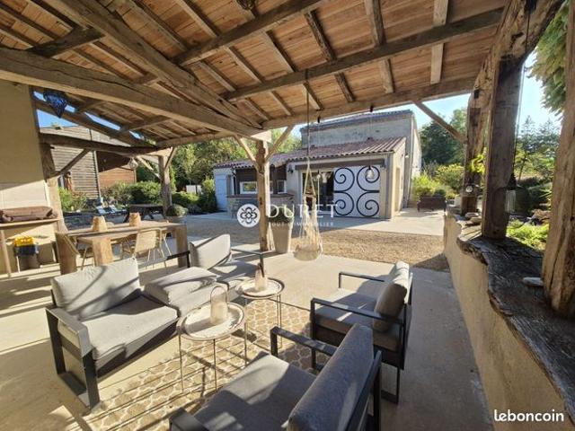 Propriété 11 pièces 359 m²