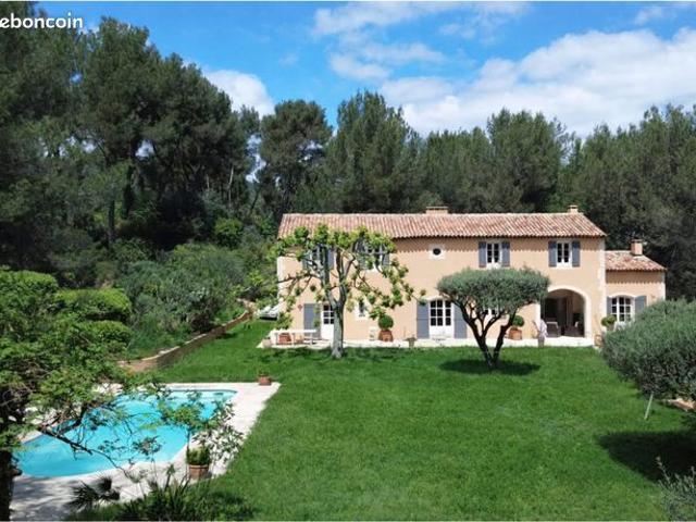 Propriété 11 pièces 362 m²