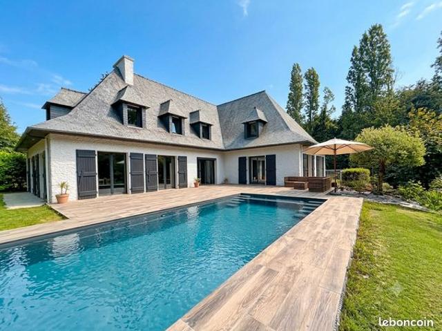 Propriété 11 pièces 366 m²