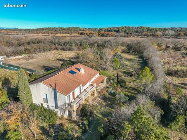 Propriété 11 pièces 368 m²