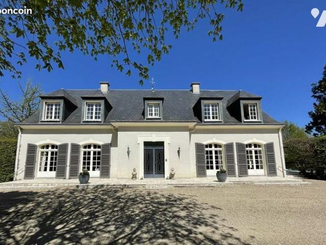 Propriété 11 pièces 370 m²