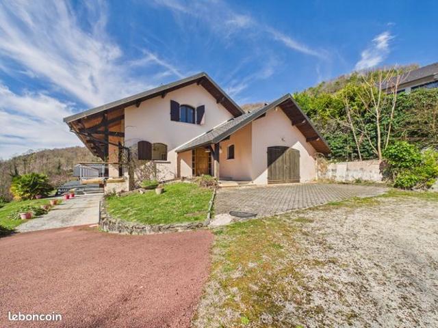 Propriété 11 pièces 377 m²