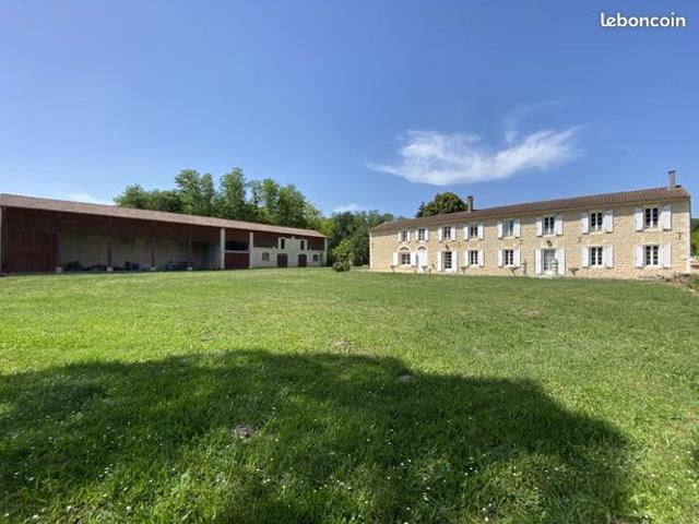 Propriété 11 pièces 380 m²